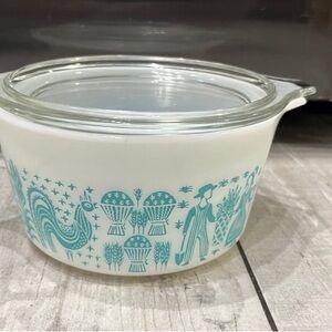 Vintage Pyrex 473 Turquoise White Amish Butterprint Casserole Dish 1 Qt w Lid